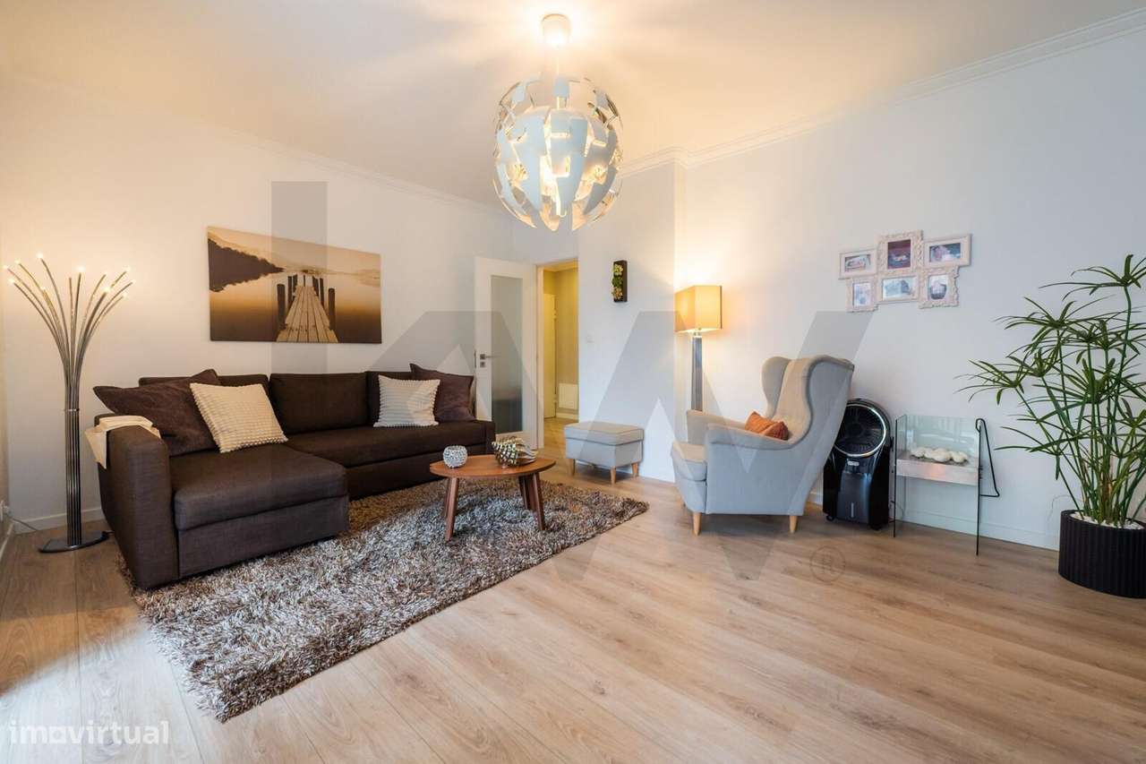 Apartamento T2 Remodelado com Garagem — Encosta do Sol - Grande imagem: 5/46