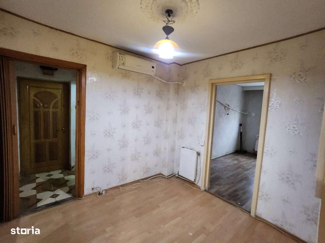 Decomandat 3 Camere  str Neagoe Voda et 2-7