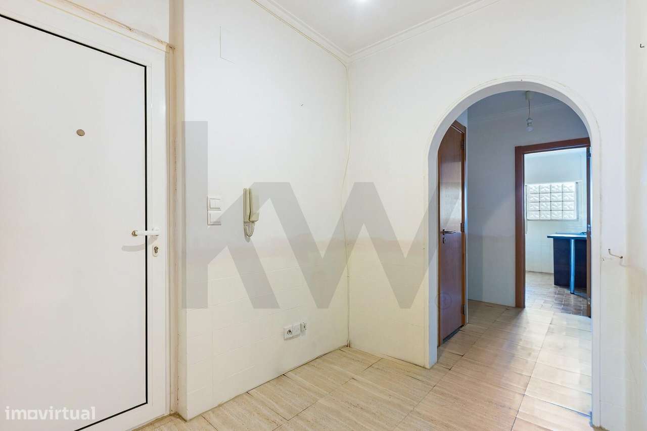 T3 remodelado com 94 m2 em Bairro Residencial-Amadora - Grande imagem: 2/25