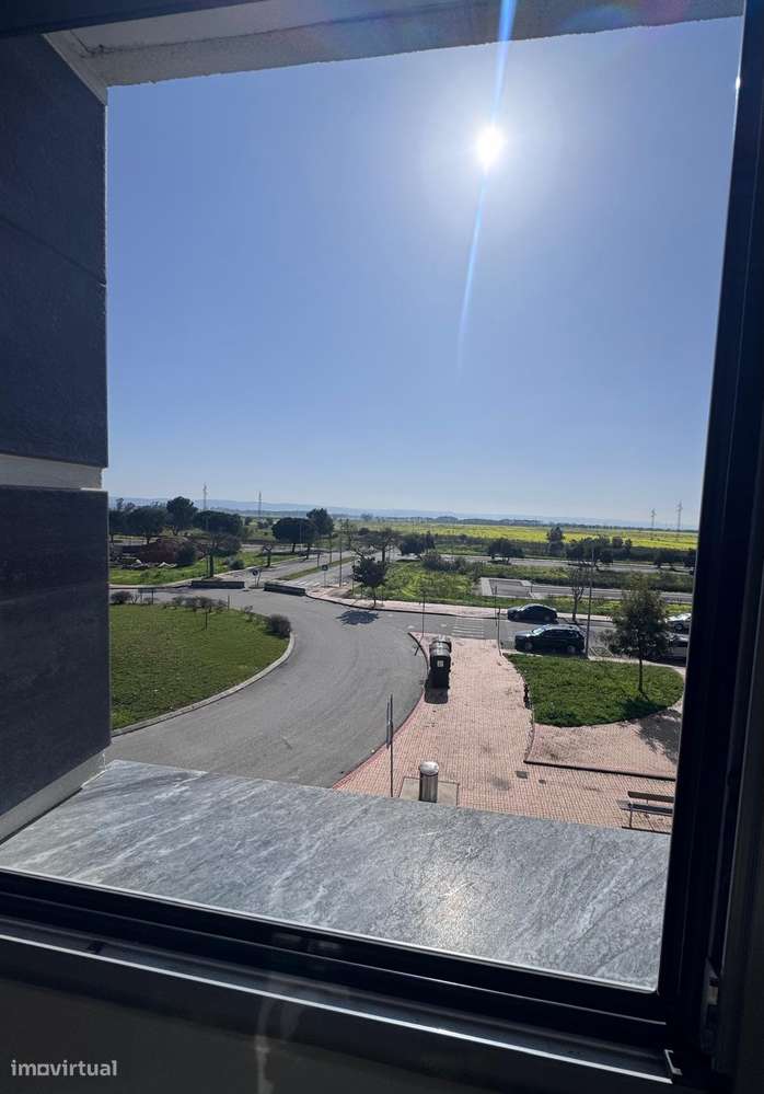 T2 com varanda, garagem e terraço no Entroncamento - Grande imagem: 3/19