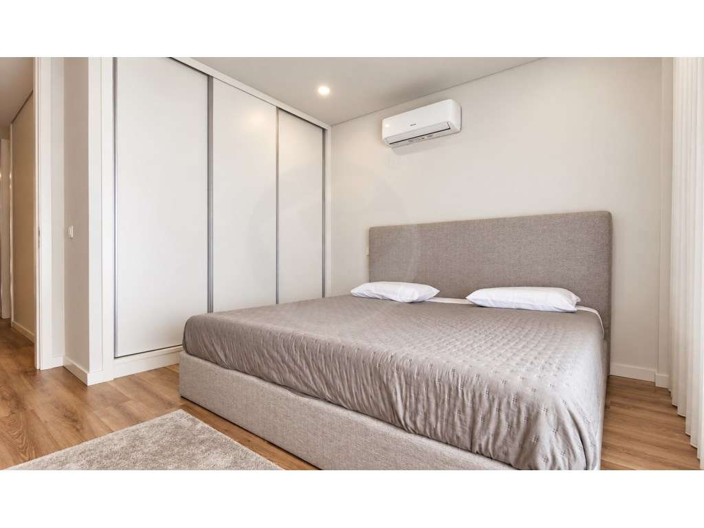 Moradia T2+1 Totalmente Remodelada em Árvore Vila do Conde-33