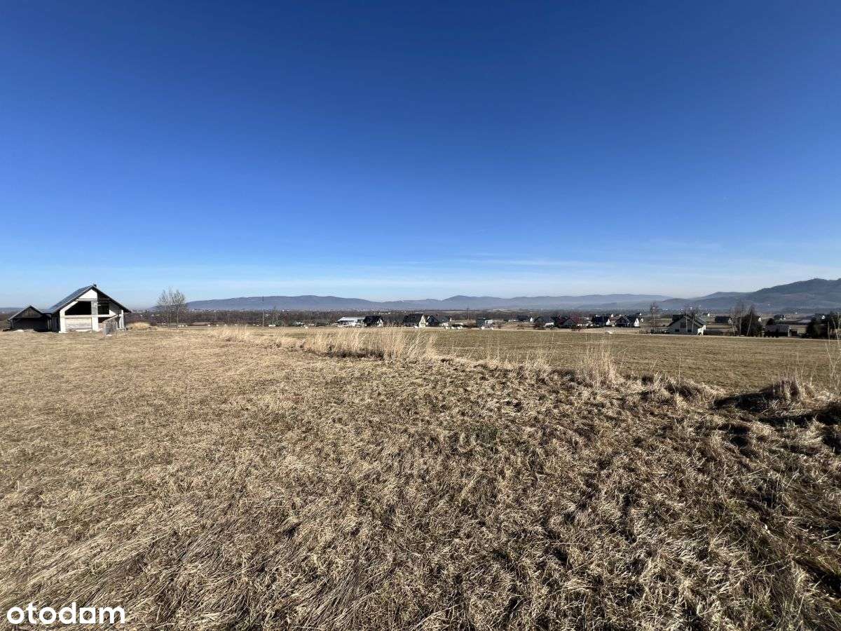 Widokowa działka z rozpoczętą budową-7