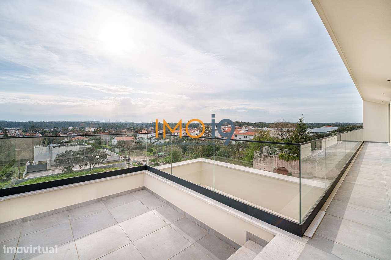 Moradia T4 com Vista Panorâmica em Fátima-36