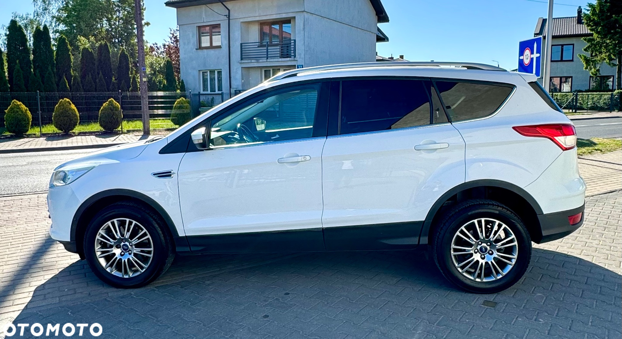 Ford Kuga 2.0 TDCi 2x4 Titanium - 10