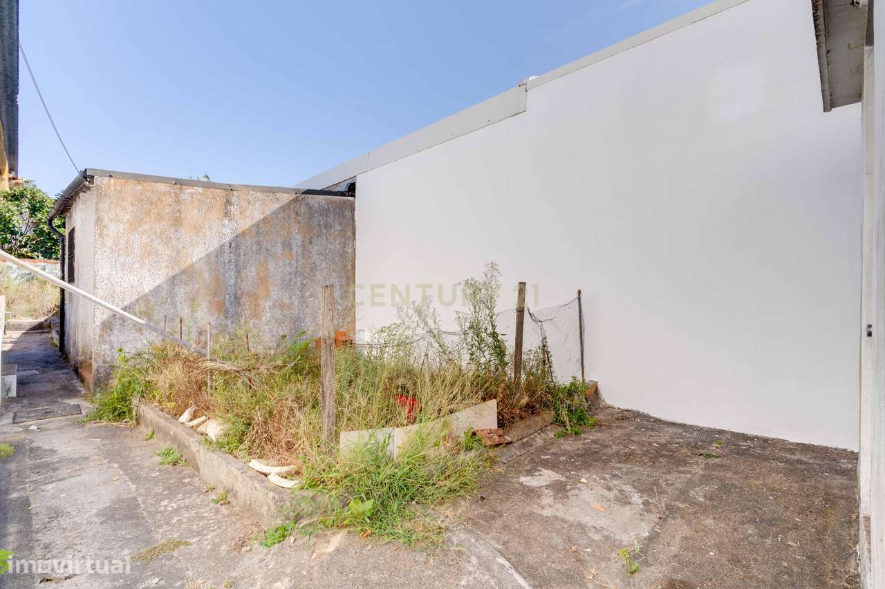 Moradia à venda em Ermesinde para habitação e/ou investimento-13