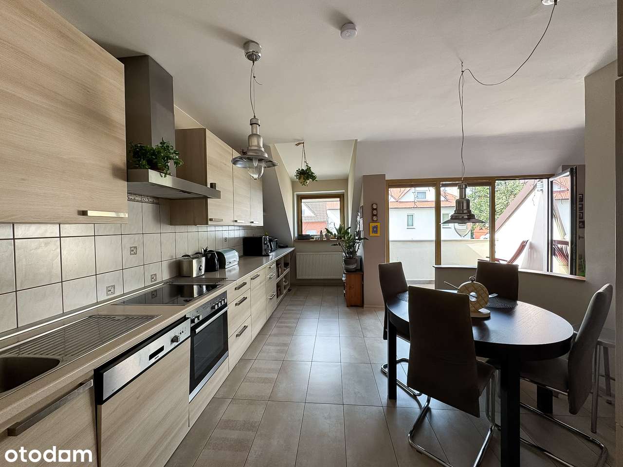 Nieruchomość inwestycyjna na sprzedaż | dwa niezależne budynki-3