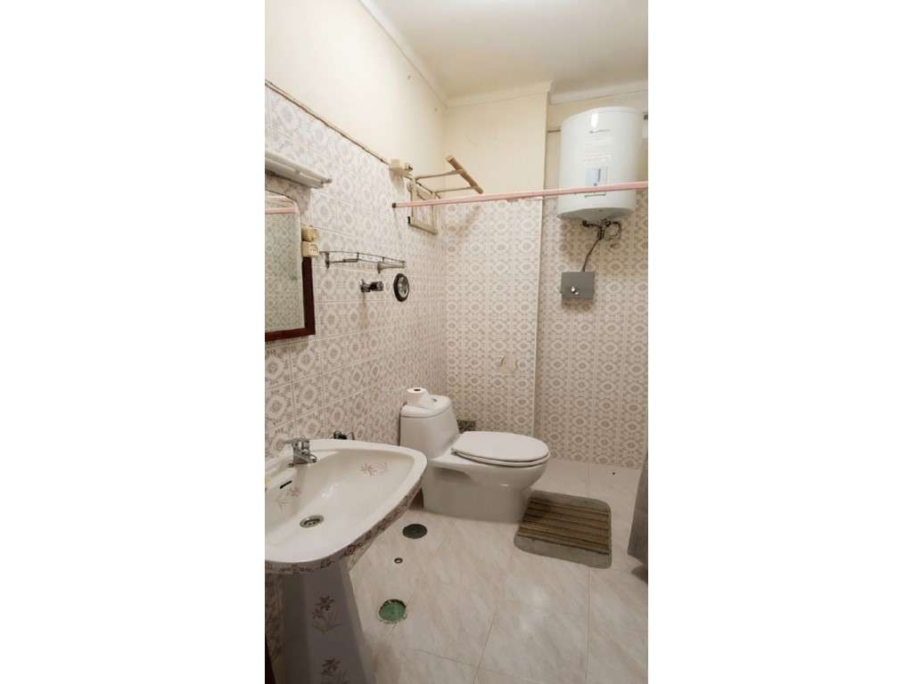 Apartamento T3 convertido em T2 - Paço de Arcos. Comboio.-13