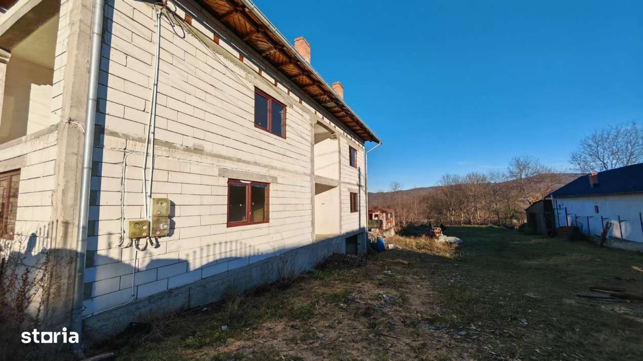 Casa generoasa cu teren de 1186 mp intravilan-Retevoiesti -Pietrosani--17