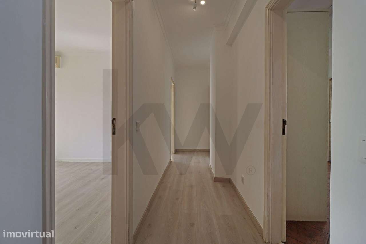 Apartamento T2 exclusivo no último piso do Edifício Royal com terraço-20