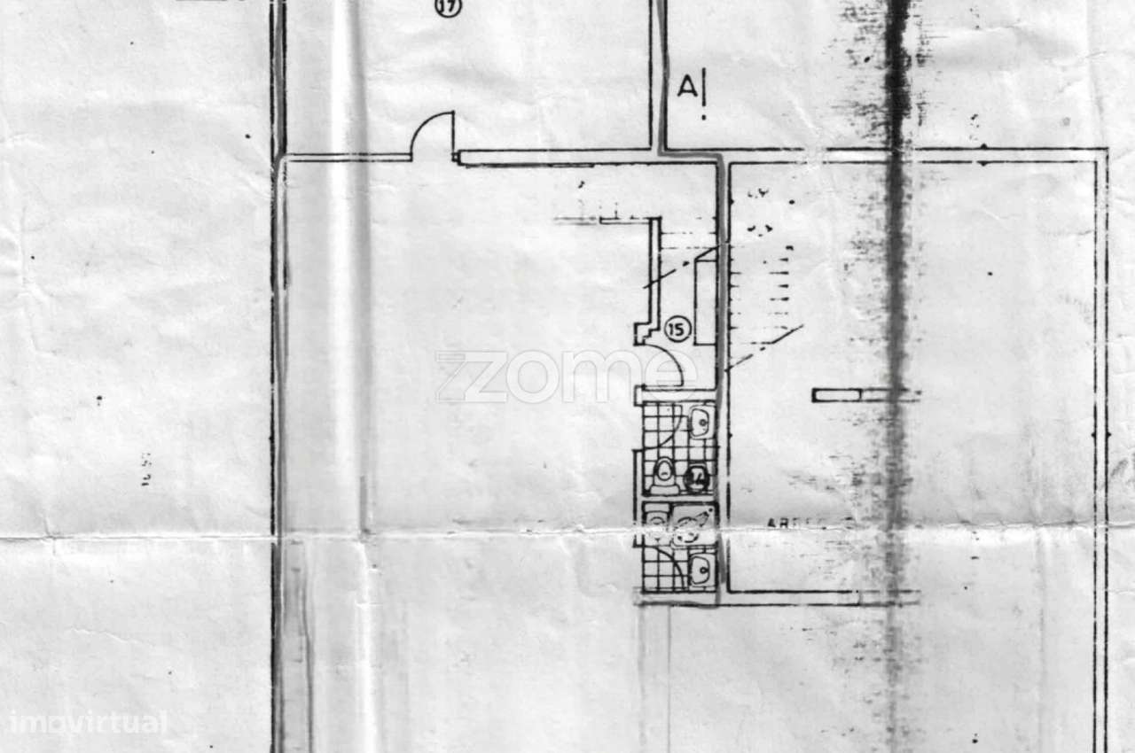 Loja com montra de 175m2 em Odivelas-36