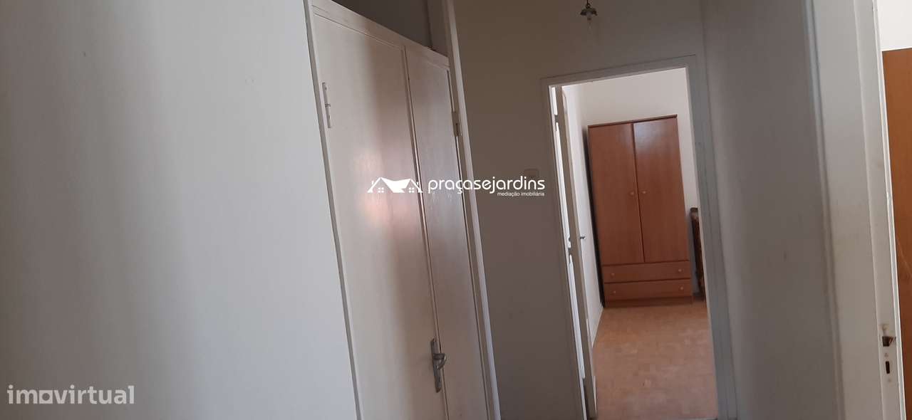 Prédio com 3 Apartamentos-24