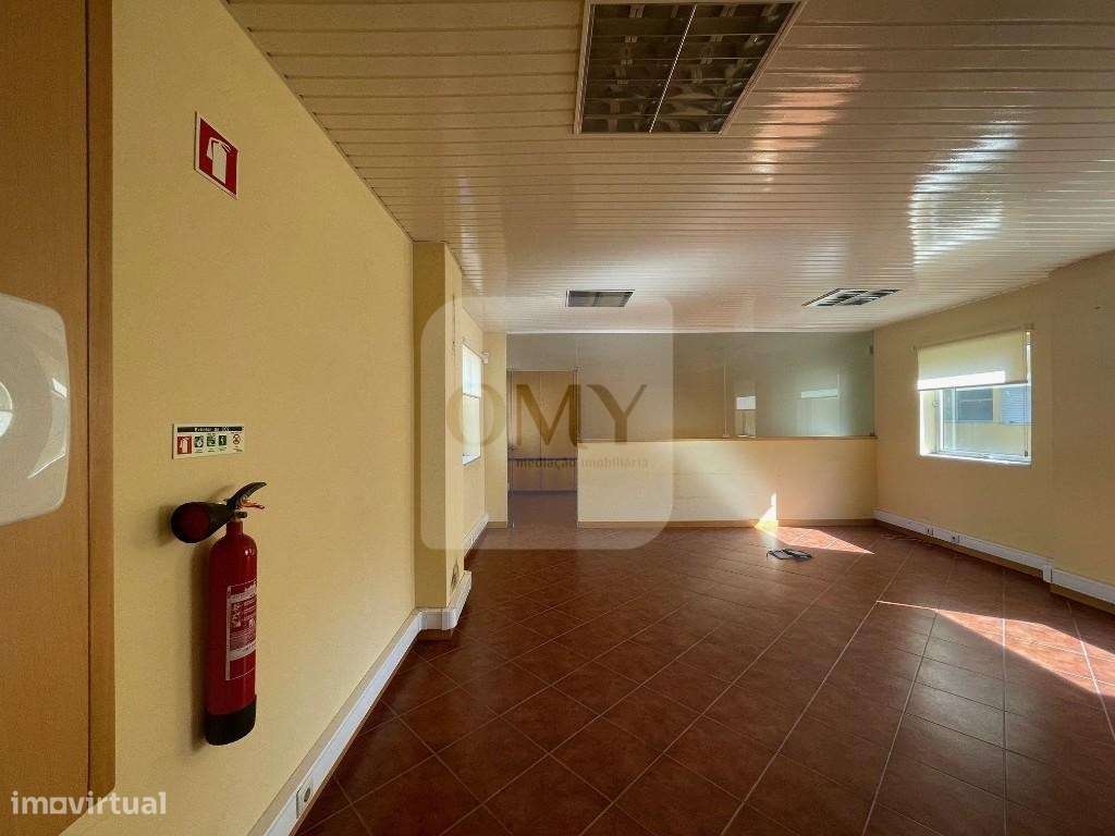 Escritório de 47 m2 em Godim, Peso da Régua - Grande imagem: 4/9