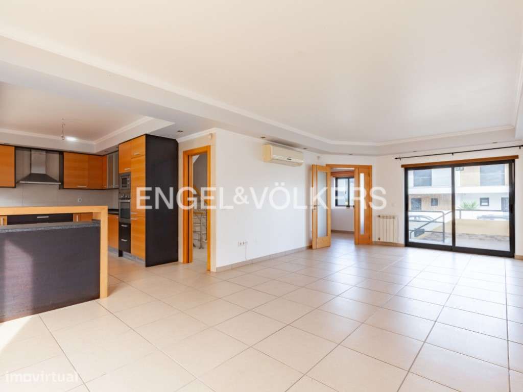 Moradia T5 com Piscina no Pinhal Novo - Grande imagem: 2/36