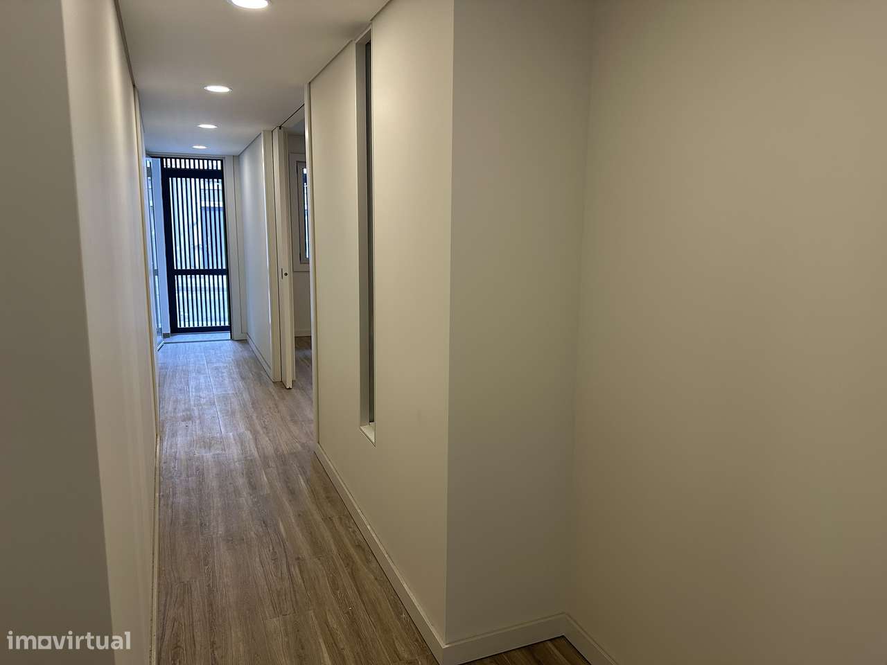 Apartamento T2 totalmente remodelado, com pátio interior - Lapa Porto-18