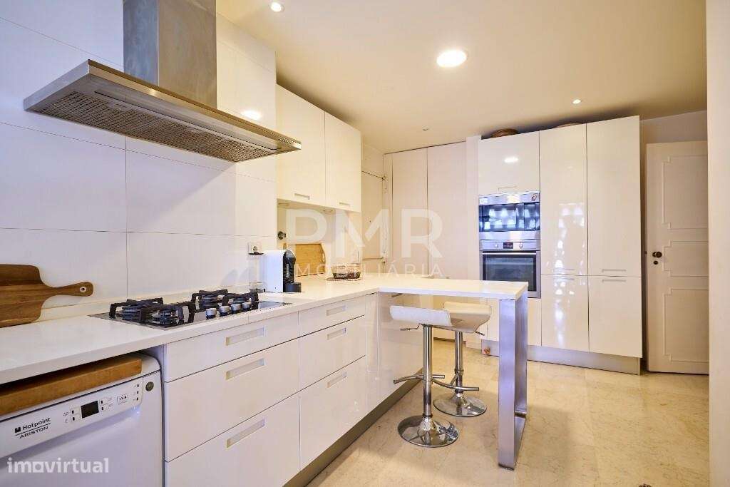 Apartamento T5 (ex T6) Avenida Estados Unidos da América-6
