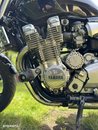 Yamaha XJR - 4