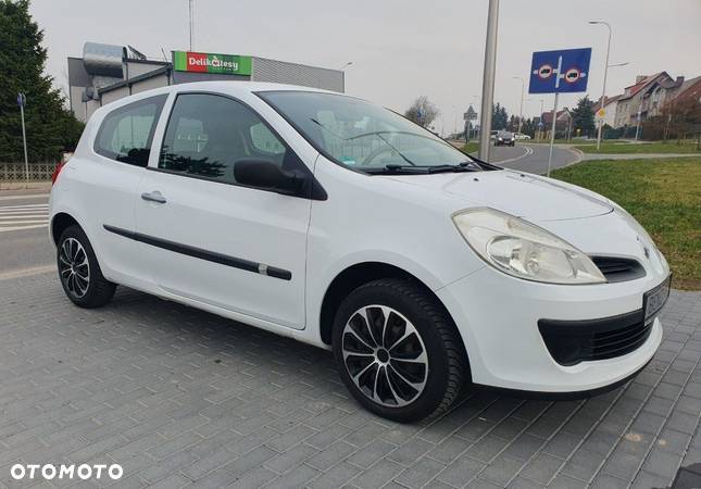 Renault Clio - 15