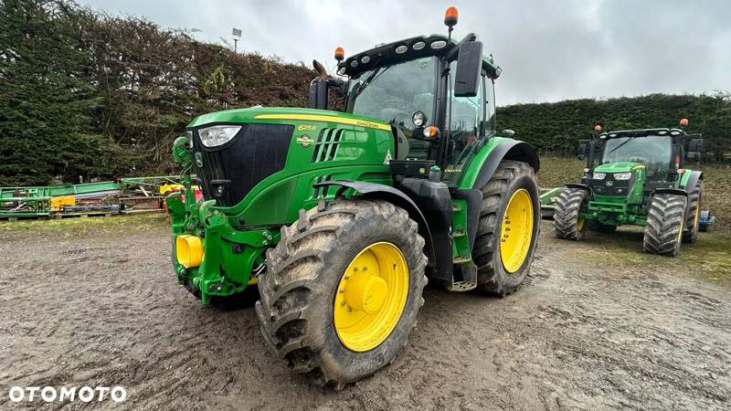 John Deere 6215R - 11