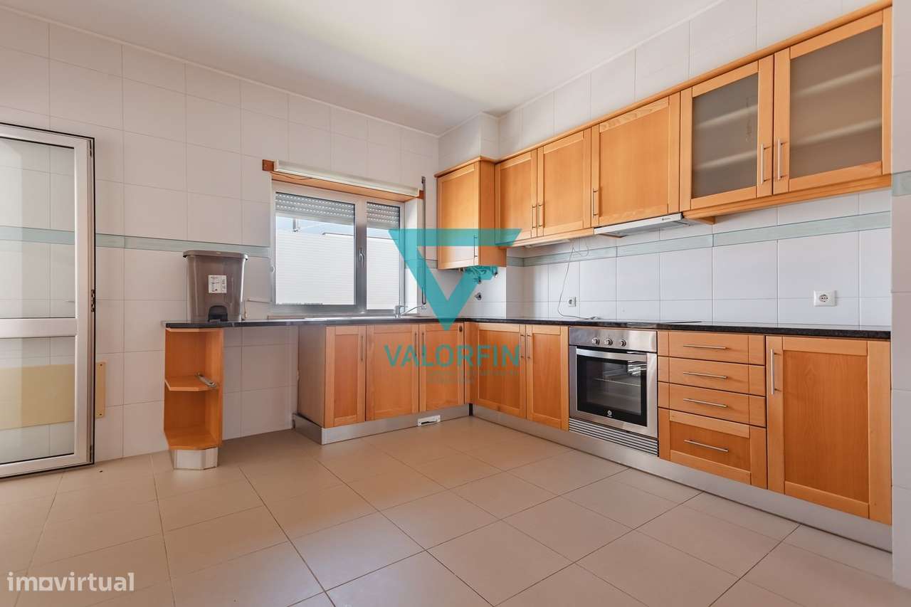 APARTAMENTO T3 com vista para o Mosteiro da Batalha-8