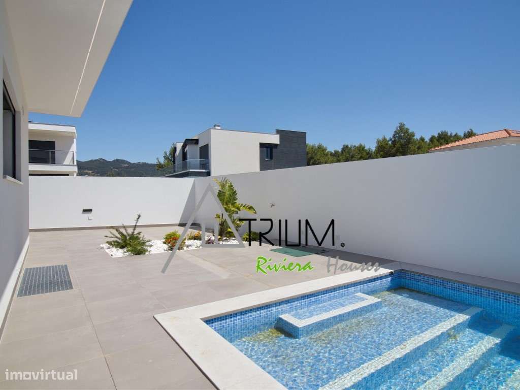 Moradia T4+1 Isolada com piscina e jardim nova-42