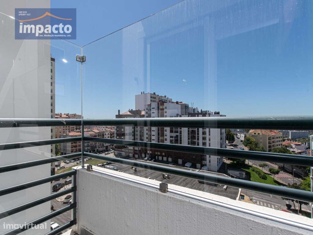 T3, Excelente estado de conservação, 2 suites, parqueamento e arrec...-16