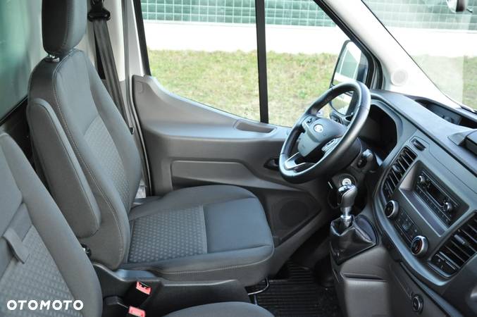 Ford TRANSIT 2.0 130 KM KONTENER MAŁY PRZEBIEG KRAJOWY 100% BEZWYPADKOWY I WŁAŚCICIEL STAN IDEALNY - 25