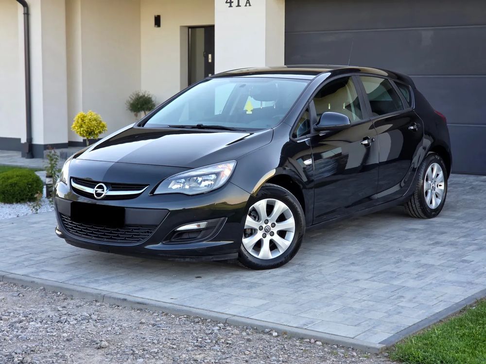Opel Astra J 2013