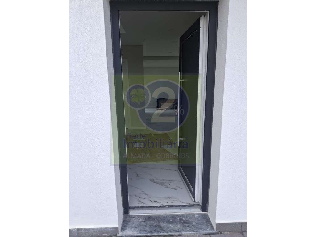 Moradia V5!Nova! Piscina-8