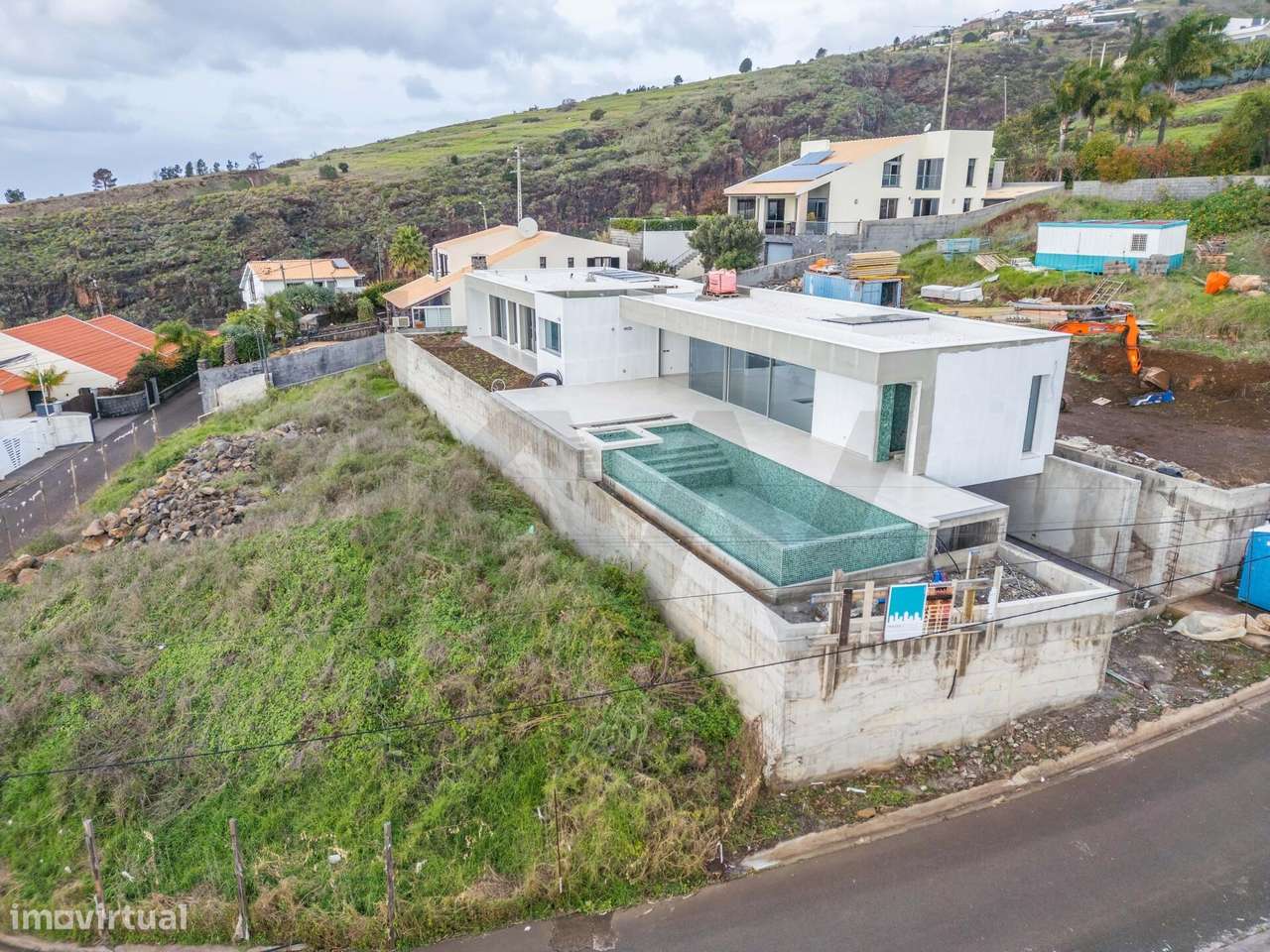 Luxuosa moradia térrea  T3 no Estreito da Calheta - Grande imagem: 3/60