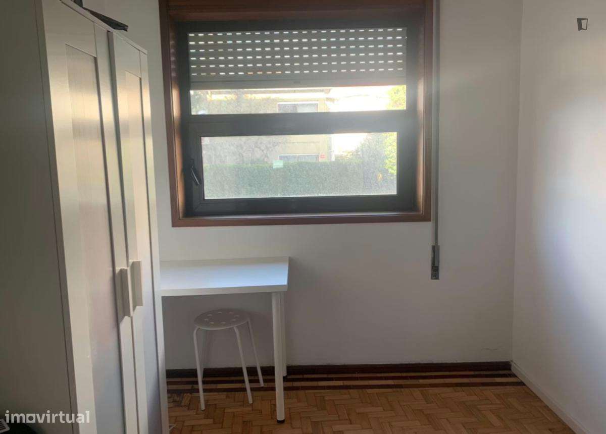 Quarto - localizado em Cedofeita Porto - Grande imagem: 4/10