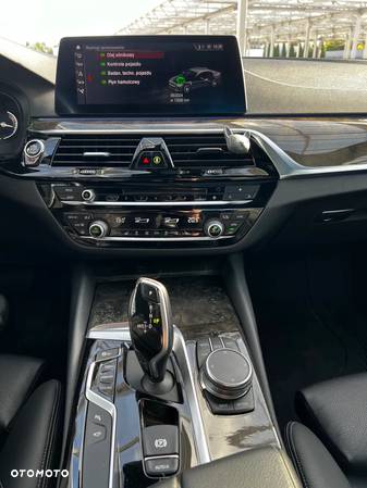 BMW Seria 5 530i xDrive Sport Line - 23