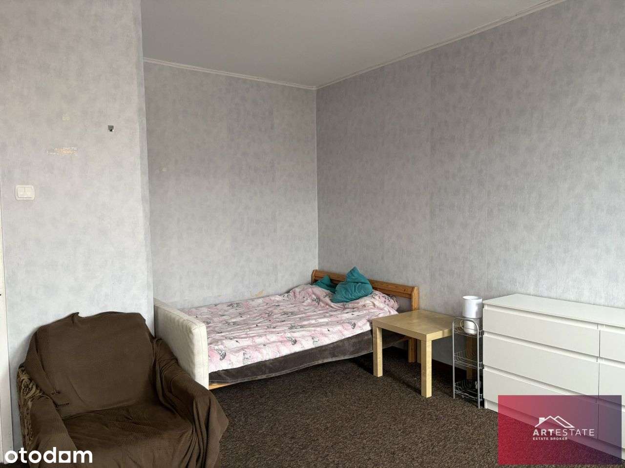 Przestronna Kawalerka z windą Retkinia-12