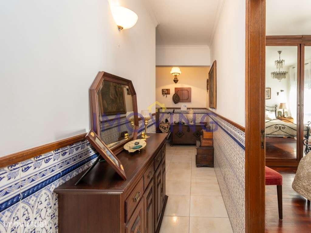 Apartamento T2 com parqueamento e arrecadação no Barreiro-8