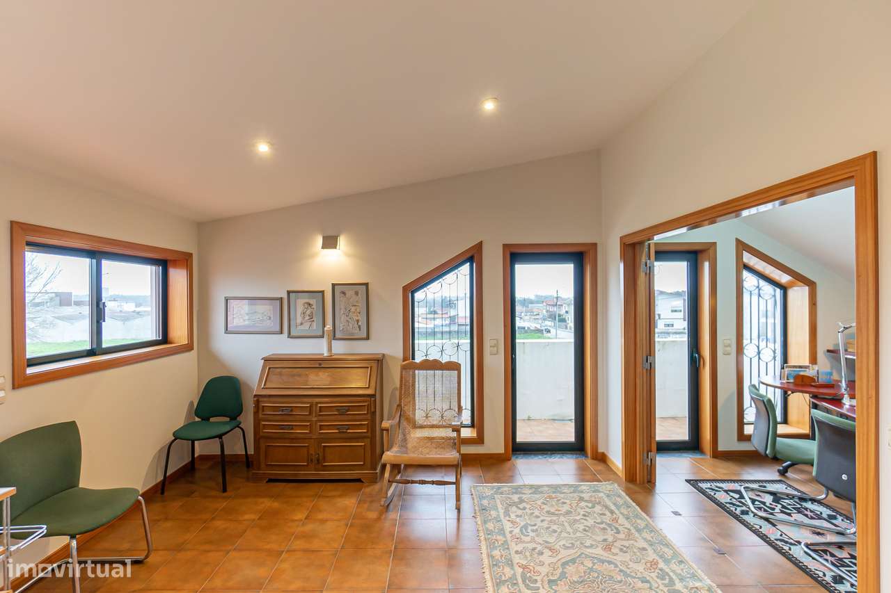 Moradia T3+1 Renovada com Vista Mar | Esmoriz-22