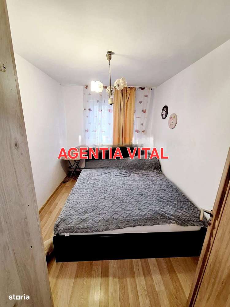 Apartament 3camere Craiovita p/4 cu centrala,mobilat - Imagine principală: 4/10