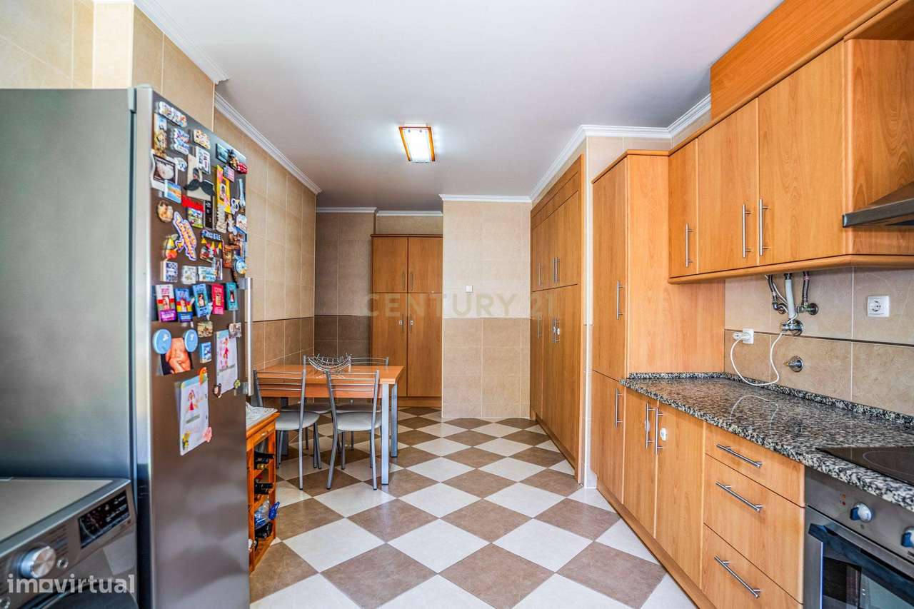 Título : T4 com Garagem Dupla na Cidade Nova – Caldas da Rainha-8