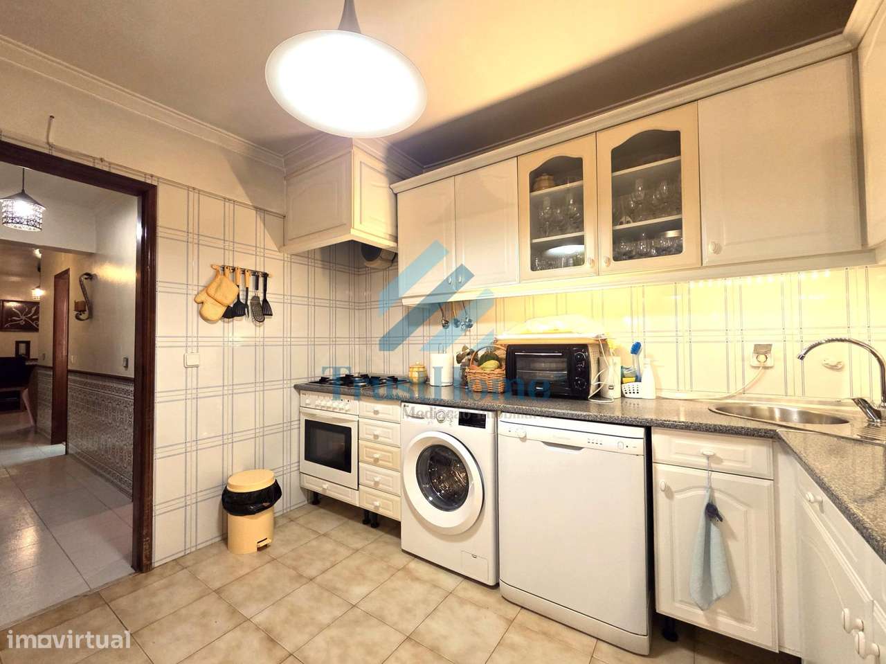 Apartamento T1+1 Mobilado com Varanda e Arrecadação em Queluz-9