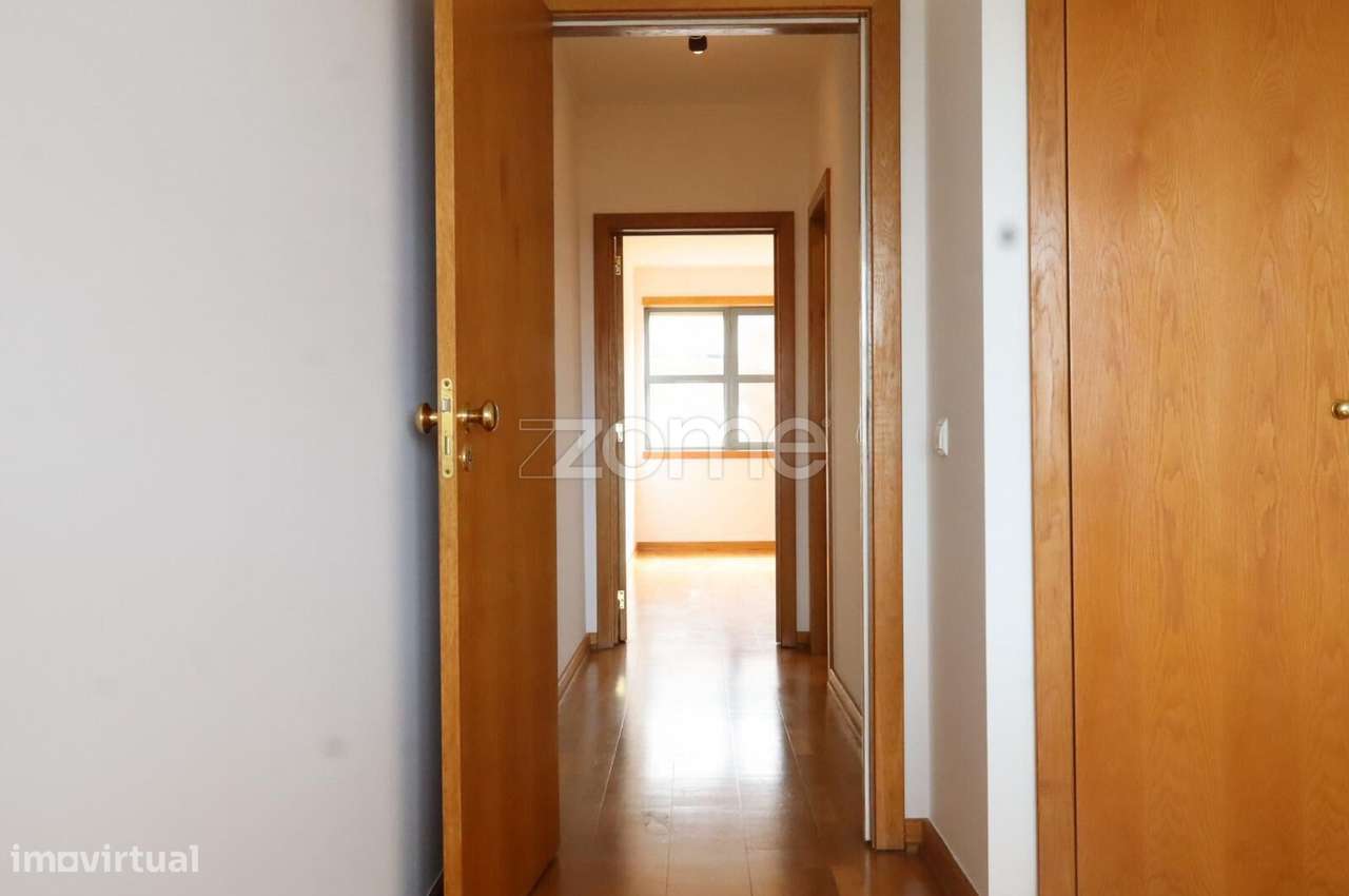 T2 com Parqueamento e Arrecadação junto ao Spazio Shopping - Grande imagem: 4/23