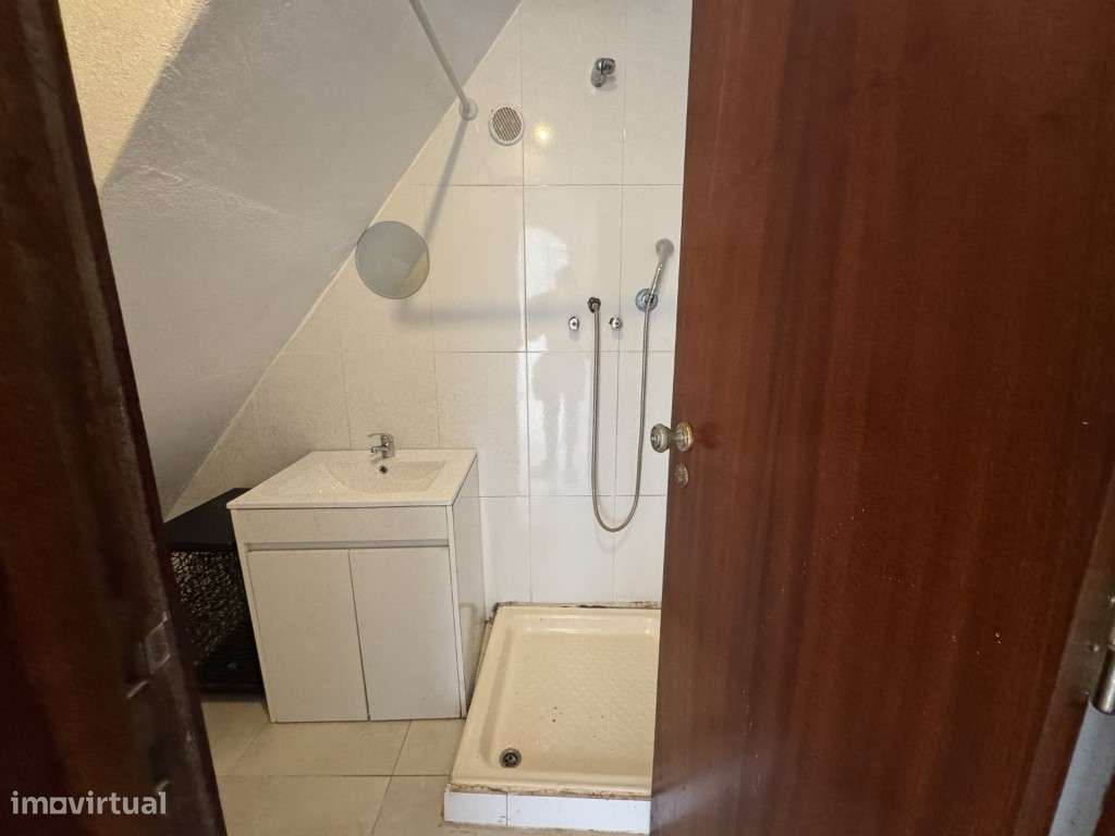 Moradia em banda à venda na Rua da Capelinha-33