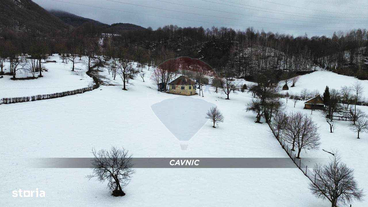 Teren 826mp in CAVNIC zona Pietrele Soimului cu o priveliste minunata.-5