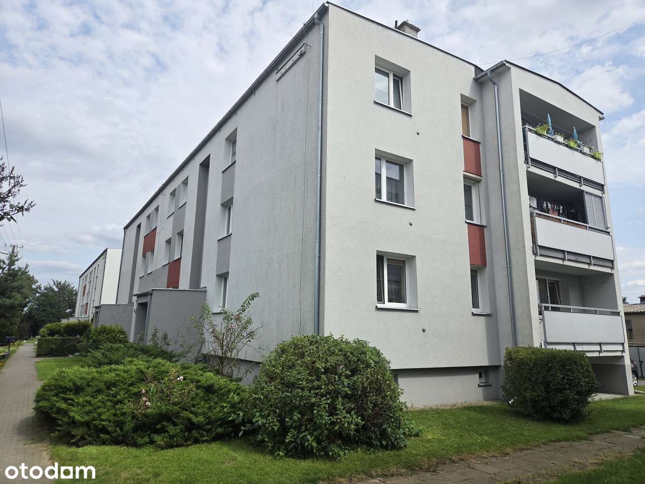 Żerniki - 4 pokoje, ogródek, garaż, do własnej aranżacji-0