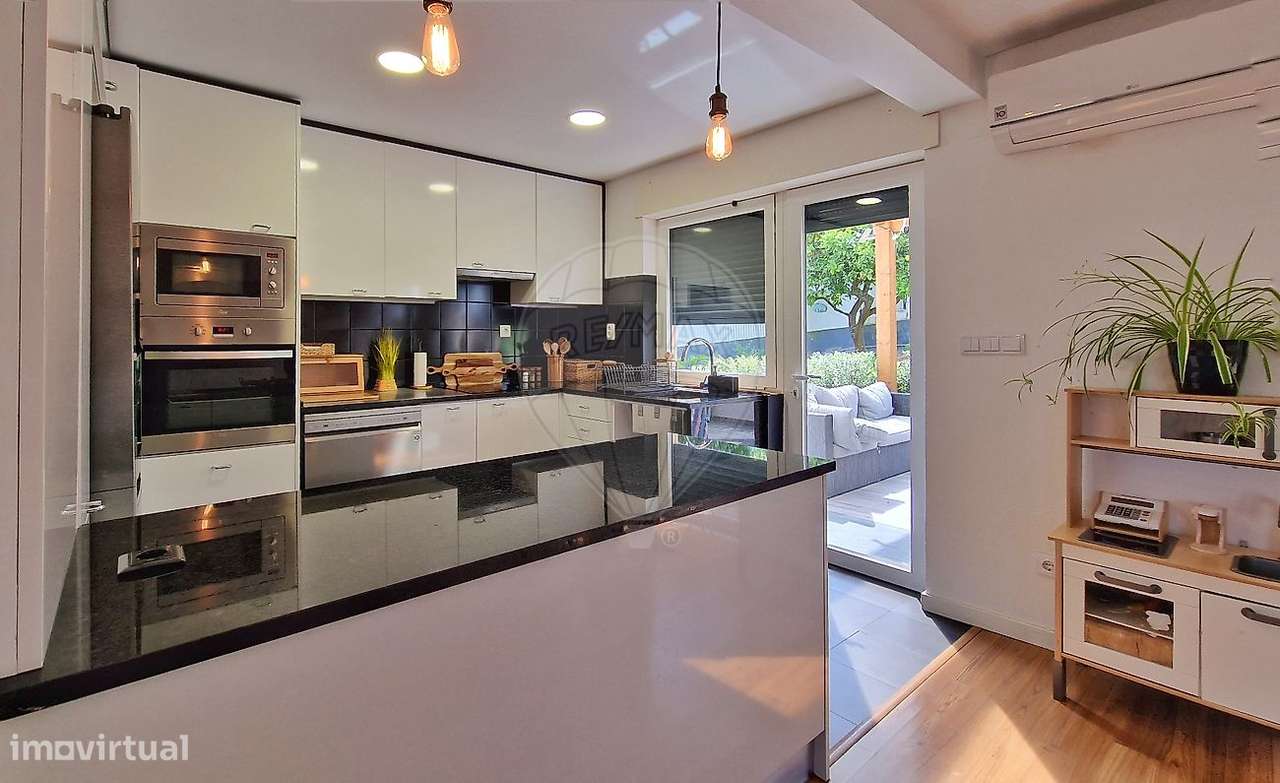 Moradia T4 à venda em Corroios-17