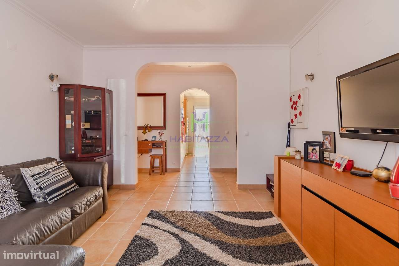 Apartamento T2 + Anexo com 1 quarto, 1 Escritório e 1 Casa de Banho, c-11