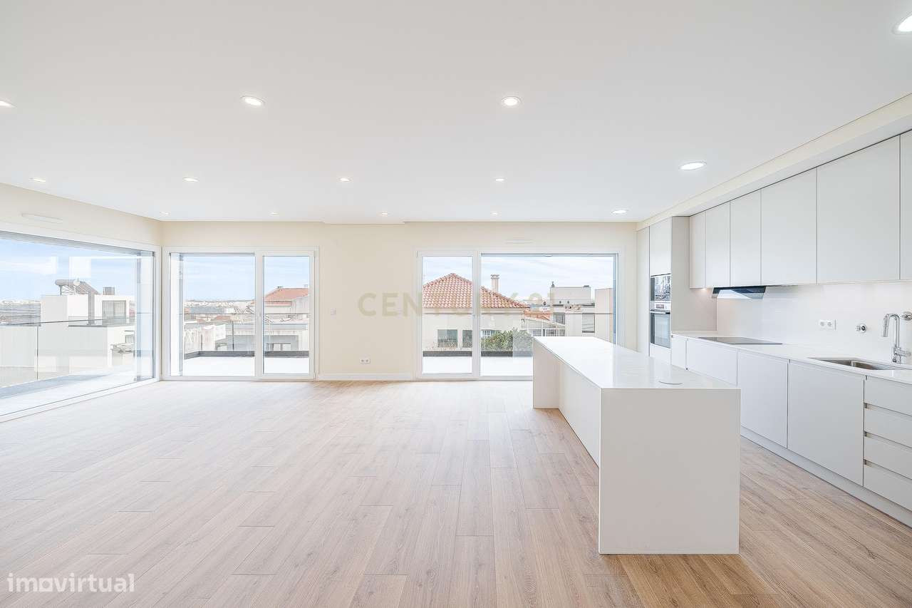 Moradia T4+1 Contemporânea com Piscina-5