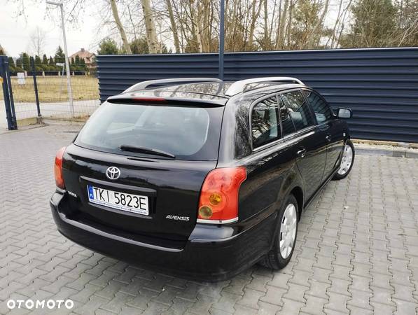 Toyota Avensis 1.8 VVT-i Terra Plus - 11