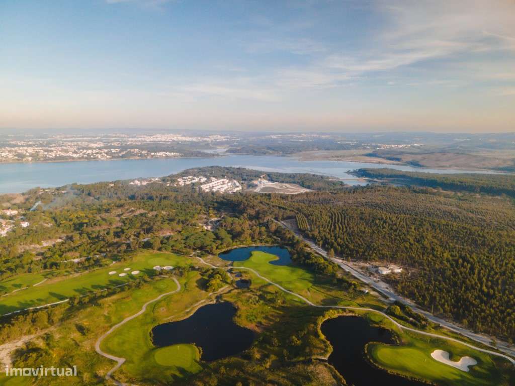 Moradia de extraordinária qualidade junto à lagoa, golfe e praia-54