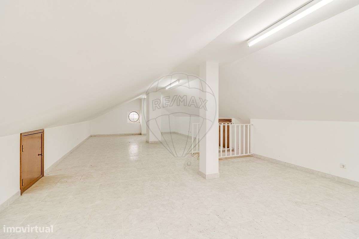 Moradia T8 para venda-26