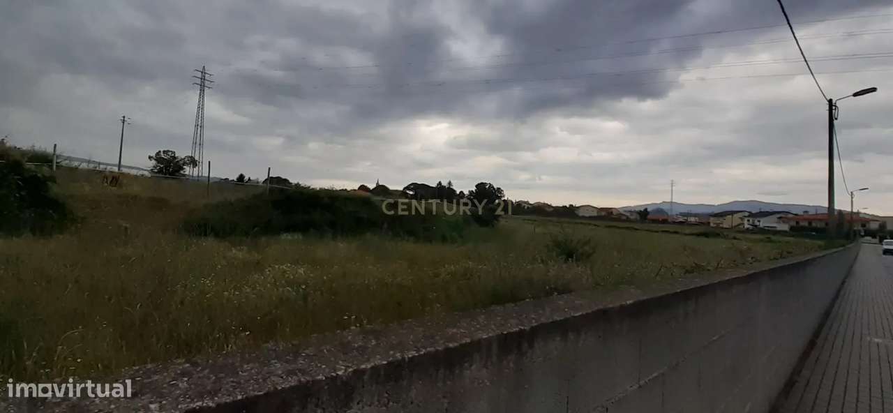 Terreno para construção industrial em zona central de Arcozelo - Grande imagem: 4/11