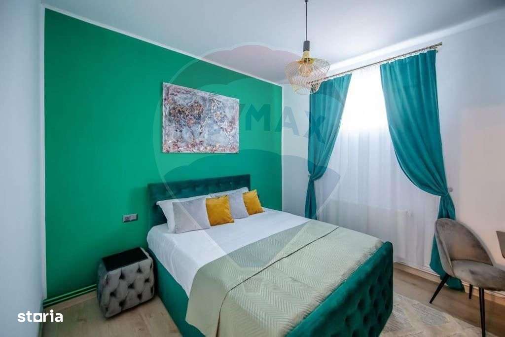 Casă cu curte si mansarda de vanzare in Complexul Studentesc - Imagine principală: 4/16