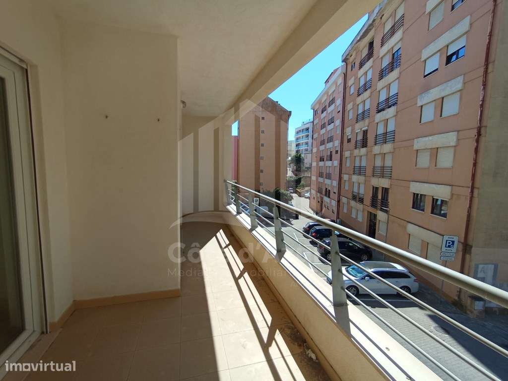 Apartamento T2 com garagem na vila de Sesimbra - Grande imagem: 5/16